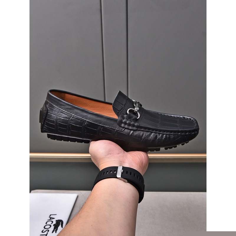 G*u*i leather shoes